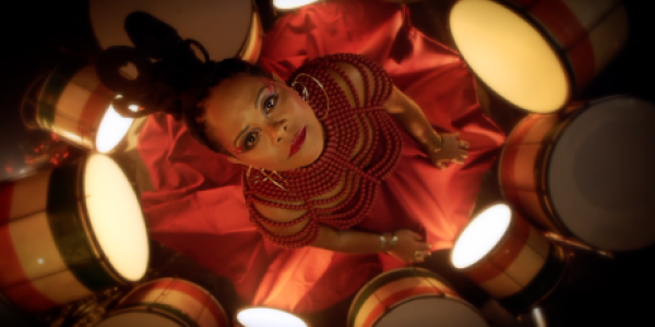 Márcia Short lança clipe de ‘Meu Samba Reggae’ em homenagem ao gênero baiano