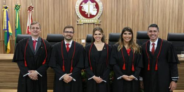 MPRO empossa cinco novos Promotores de Justiça